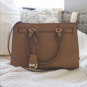 Michael Khors Crossbody Bag